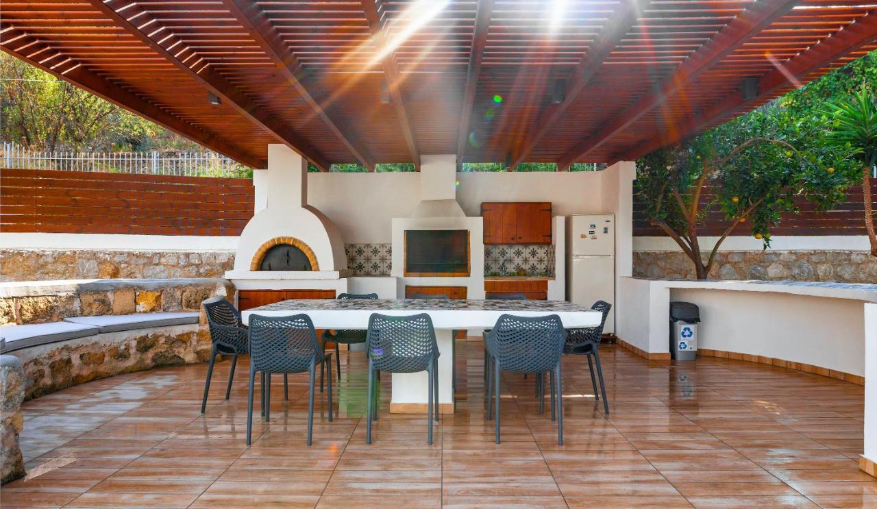 Bella Foresta Villa II Ixia  Exterior photo