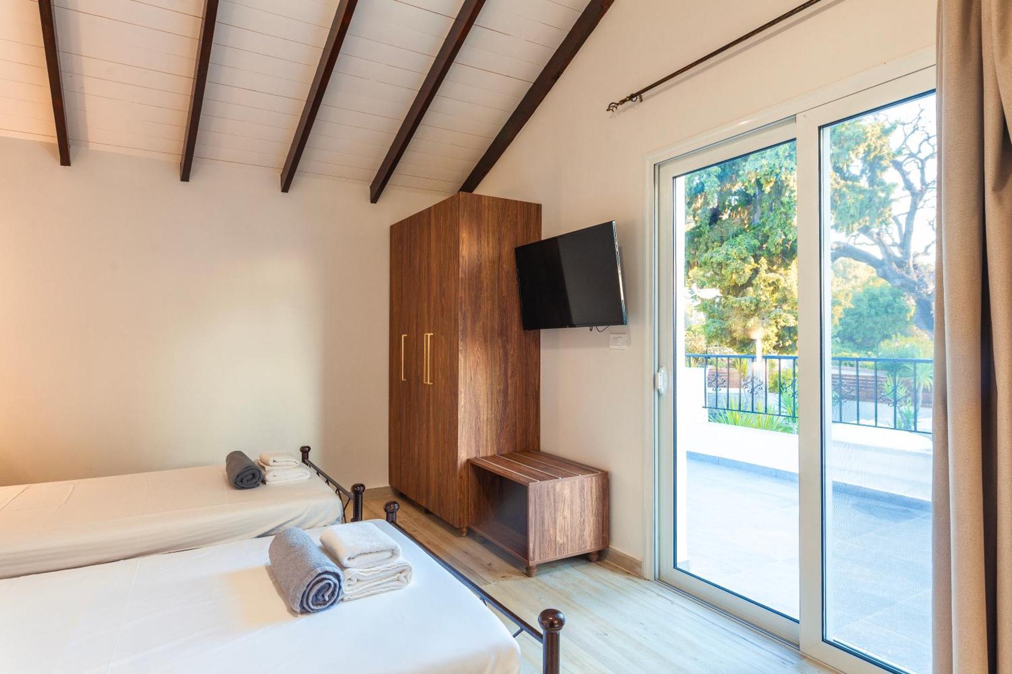 Bella Foresta Villa II Ixia  Exterior photo